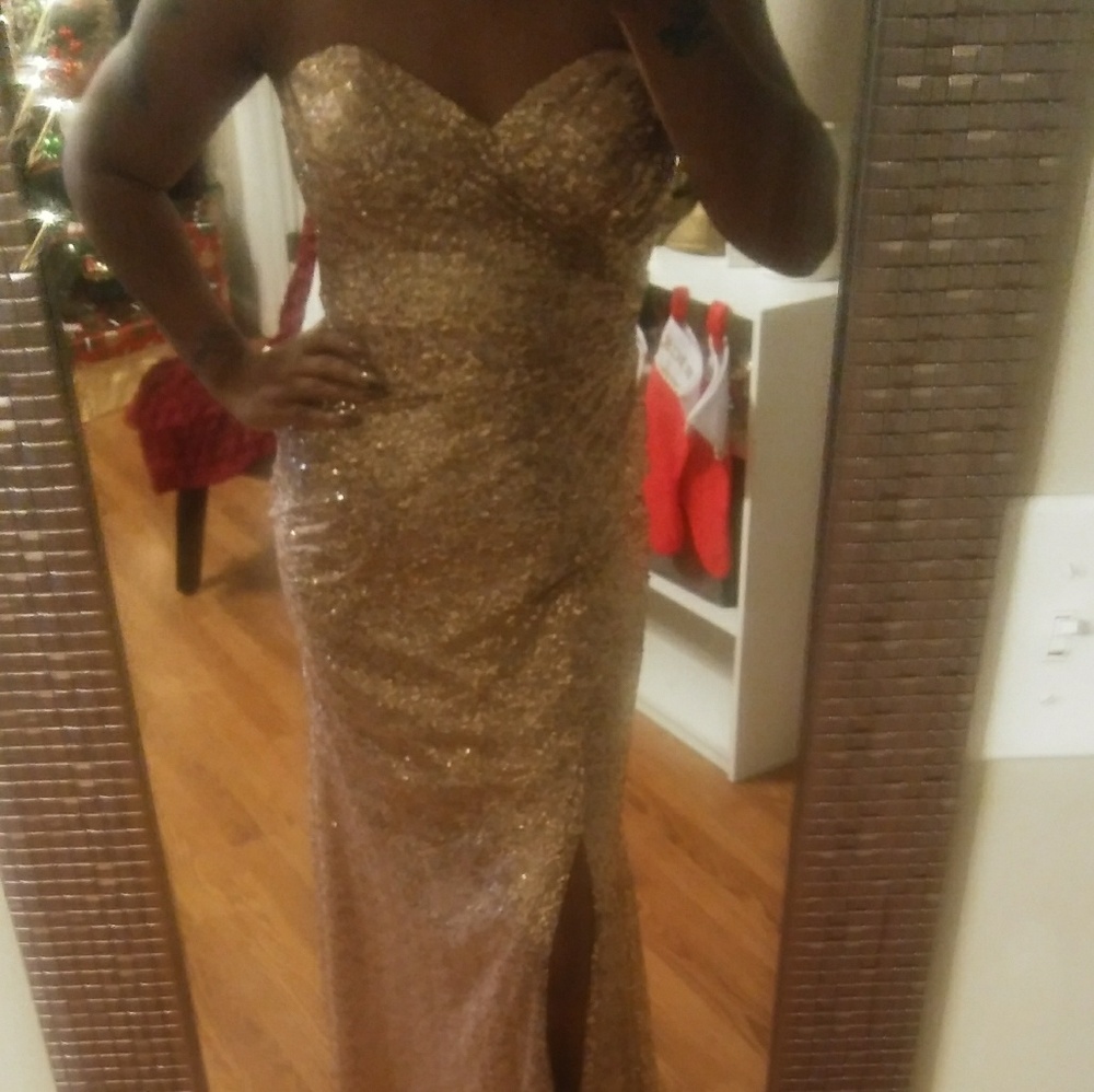 Beautiful Gold sequin gown!